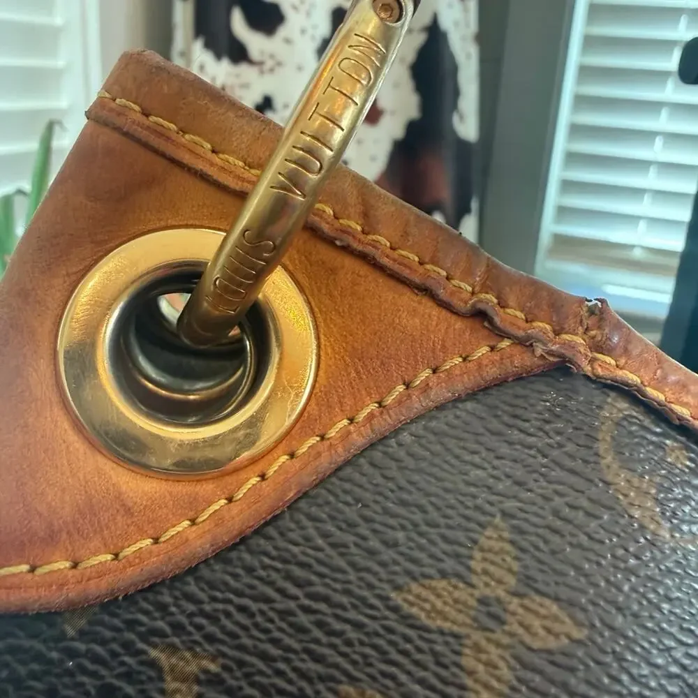 Louis Vuitton Authentic Monogram Galleria MM MI1172 w/COA See Call Outs - Picture 4 of 13